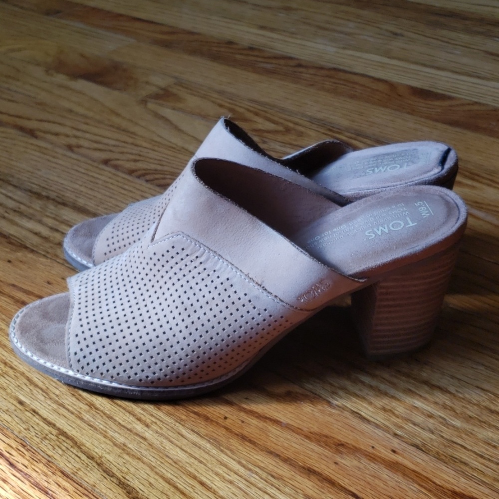 TOMS Suede Heels